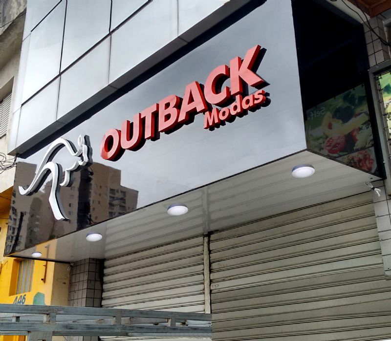 Fachadas e Placas que Marcam Presença